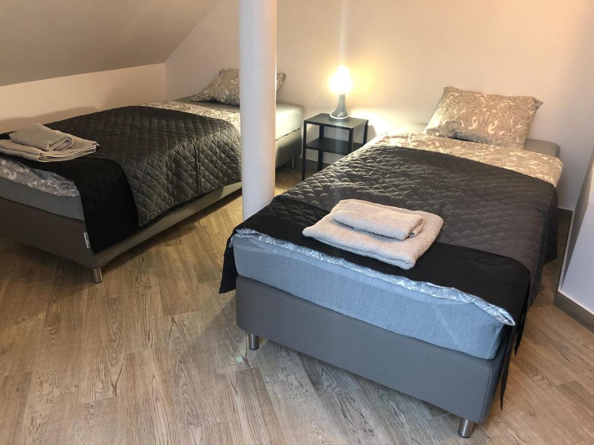 Zweibettzimmer mit eigenem Bad