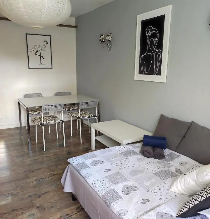 Room With A Balcony In The Very Center Of Warsaw-1