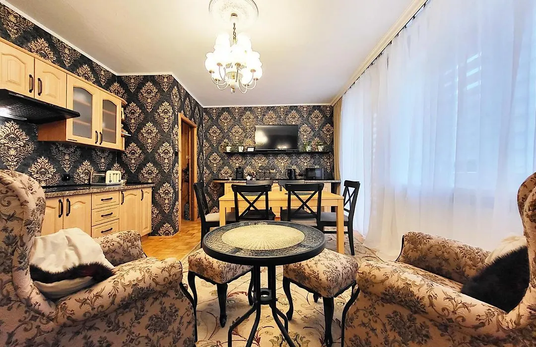 Husarska 60-1