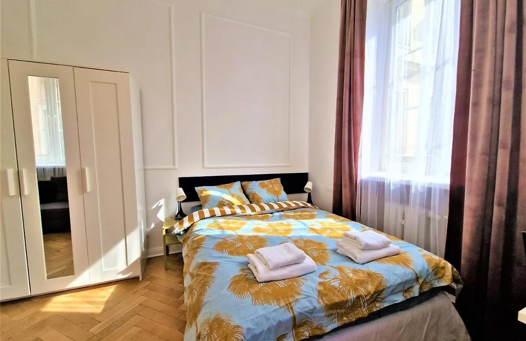 J&W Apartments Swietojanska Rooms-1