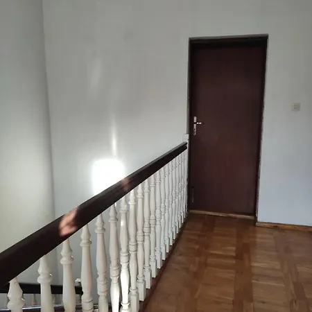 Popularna Guest Home-2