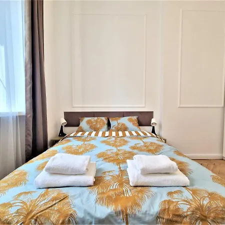 J&W Apartments Swietojanska Rooms-3