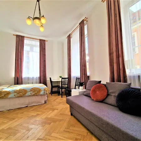 J&W Apartments Swietojanska Rooms-2